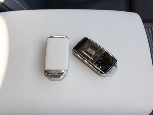 Certified 2021 Rolls-Royce Ghost Extended Wheelbase image 92