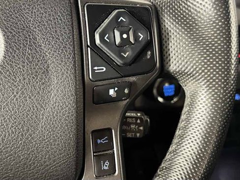 Used 2021 Toyota Tacoma TRD Off-Road AWD/4WD image 17