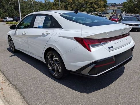 Used 2024 Hyundai Elantra SEL w/ Convenience Package FWD image 10