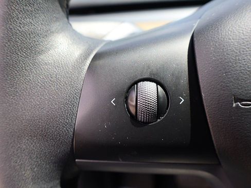 Used 2023 Tesla Model Y Long Range image 42