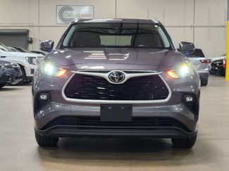 Used 2022 Toyota Highlander XLE FWD video 2