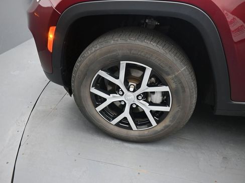 Used 2023 Jeep Grand Cherokee Limited AWD/4WD image 16