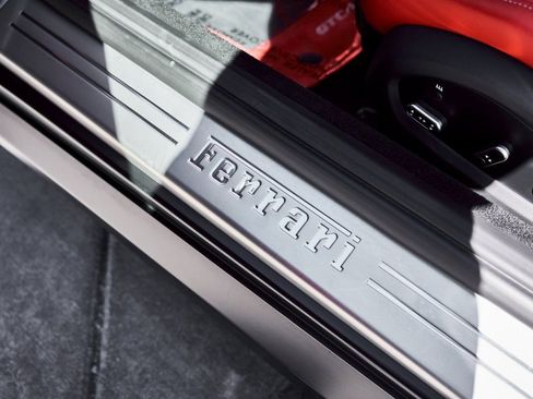 Used 2020 Ferrari GTC4Lusso AWD/4WD image 41