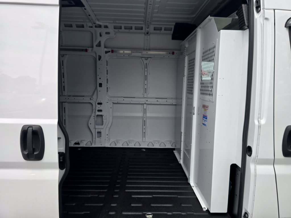Used 2023 RAM ProMaster 2500 w/ Driver Convenience Group FWD image 24