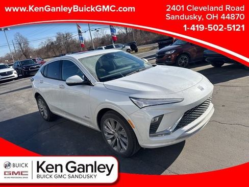 Certified 2025 Buick Envista Avenir image 1