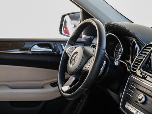 Used 2019 Mercedes-Benz GLS 450 4MATIC image 12