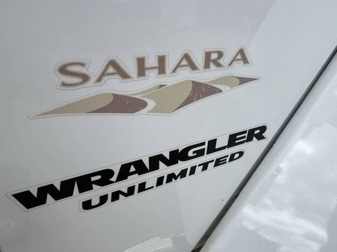 Used 2011 Jeep Wrangler Unlimited Sahara w/ Dual Top Group AWD/4WD image 30