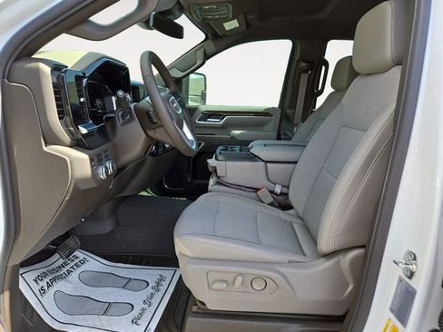 New 2025 GMC Sierra 3500 SLE image 2