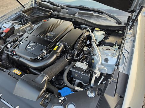 Used 2015 Mercedes-Benz SLK 250 image 24