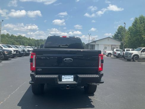 Used 2023 Ford F250 Lariat w/ Lariat Ultimate Package AWD/4WD image 6