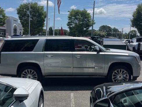 Used 2016 Cadillac Escalade ESV Premium AWD/4WD image 10