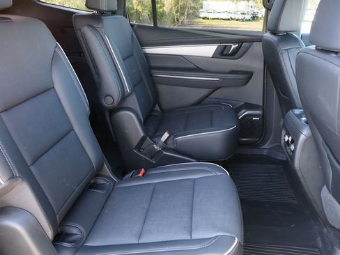 Used 2025 Buick Enclave Preferred w/ Power Package image 30