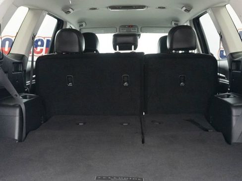Used 2025 Kia Telluride LX FWD image 9