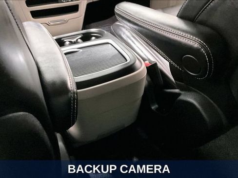 Used 2023 Chrysler Pacifica Touring-L AWD/4WD image 13