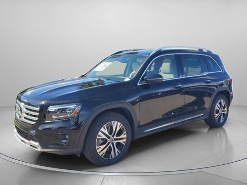 Used 2026 Mercedes-Benz GLB 250 image 2
