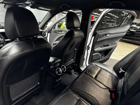 Used 2023 Alfa Romeo Stelvio Sprint RWD image 41