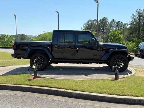 Used 2024 Jeep Gladiator Sport AWD/4WD image 8