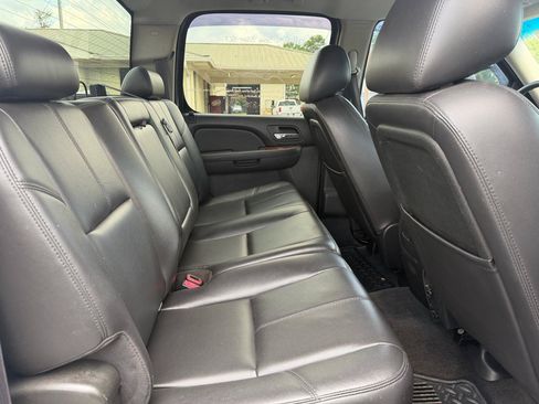 Used 2011 GMC Sierra 3500 SLT w/ SLT Convenience Package AWD/4WD image 14