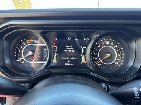 Used 2025 Jeep Wrangler Unlimited Rubicon AWD/4WD image 31