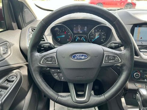 Used 2019 Ford Escape Titanium image 12