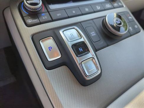 Used 2025 Hyundai Palisade SE FWD image 17