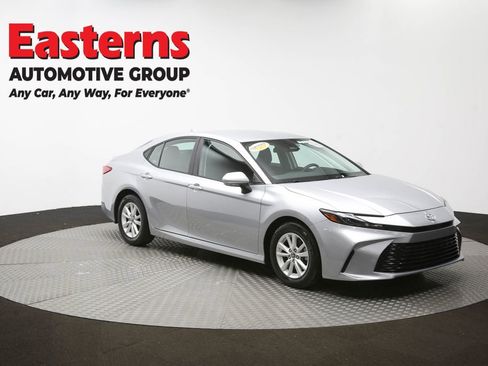 Used 2025 Toyota Camry LE image 51