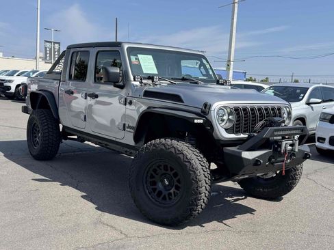 Used 2020 Jeep Gladiator Sport w/ Quick Order Package 24S AWD/4WD image 8