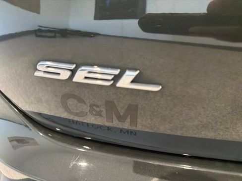 Used 2024 Ford Edge SEL w/ Convenience Package AWD/4WD image 8