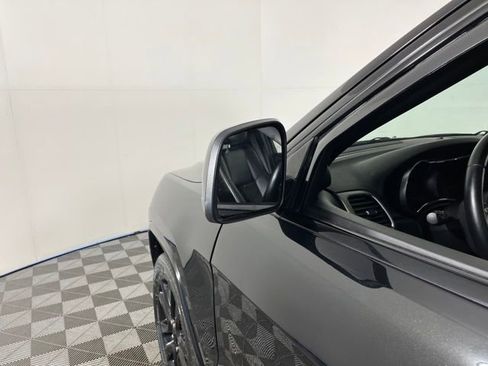 Used 2019 Jeep Grand Cherokee Altitude AWD/4WD image 14