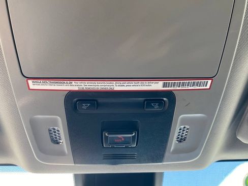 Used 2020 Toyota Camry SE FWD image 24