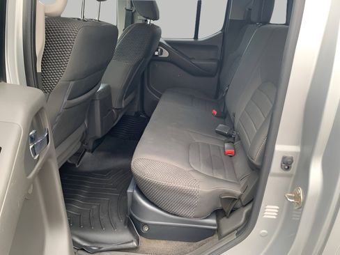 Used 2018 Nissan Frontier PRO-4X AWD/4WD image 19