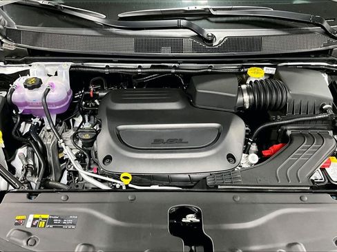 New 2026 Chrysler Voyager LX image 26