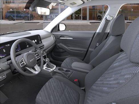New 2026 Kia Seltos LX image 17