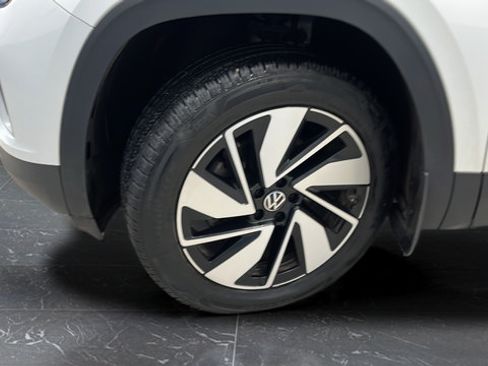 Used 2024 Volkswagen Atlas SEL AWD/4WD image 37