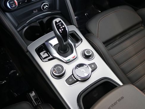 New 2025 Alfa Romeo Stelvio Sprint AWD/4WD image 15