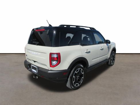 Used 2024 Ford Bronco Sport Outer Banks w/ Tech Package AWD/4WD image 3