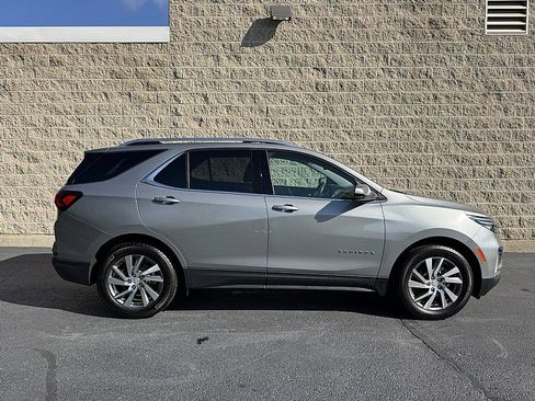 Used 2023 Chevrolet Equinox Premier image 2