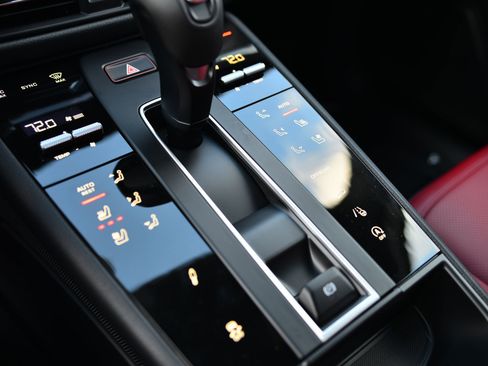 New 2026 Porsche Macan Turbo image 29