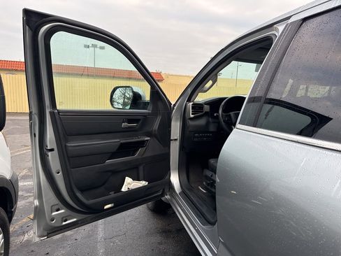 Used 2022 Toyota Tundra Limited image 3