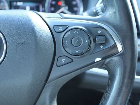 Used 2019 Buick Enclave Essence FWD image 17