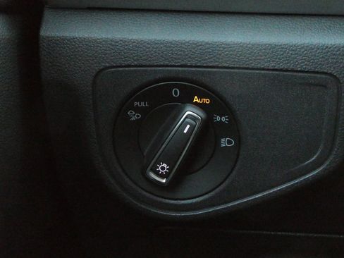 Used 2022 Volkswagen Atlas SE image 12