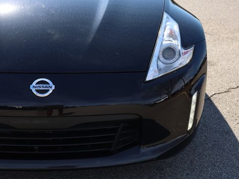 Used 2017 Nissan 370Z Touring image 15