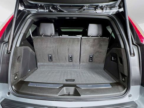 Used 2023 Cadillac Escalade Premium Luxury image 27