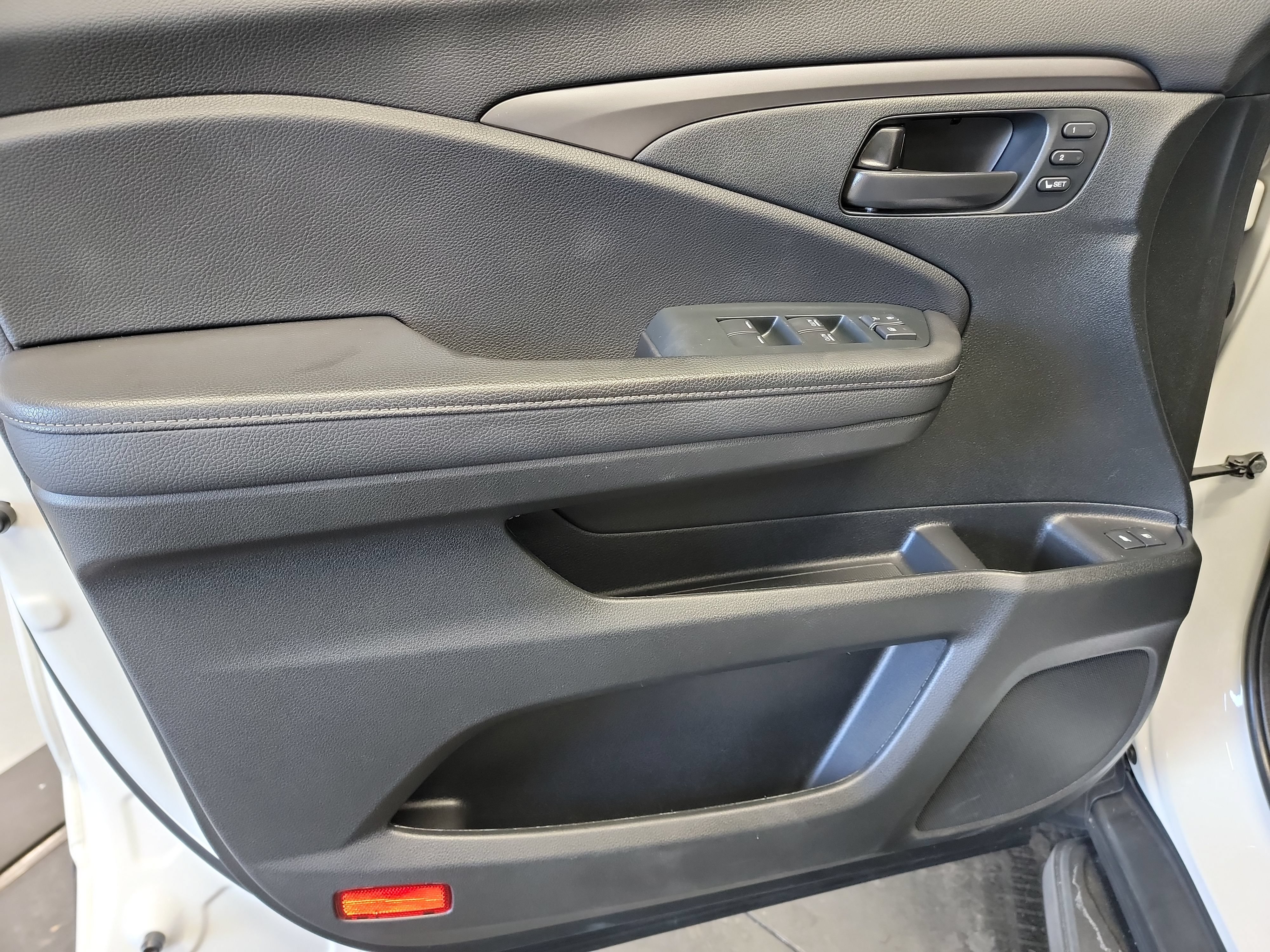 Used 2023 Honda Passport EX-L image 13