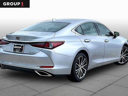 Used 2025 Lexus ES 350 w/ Premium Package FWD image 11