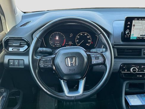 Used 2025 Honda Pilot Touring image 11