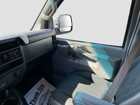 Used 2024 GMC Savana 2500 Work Van w/ Driver Convenience Package image 21