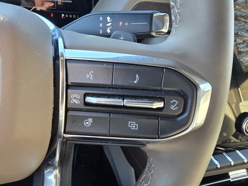 Used 2025 GMC Yukon Denali image 23