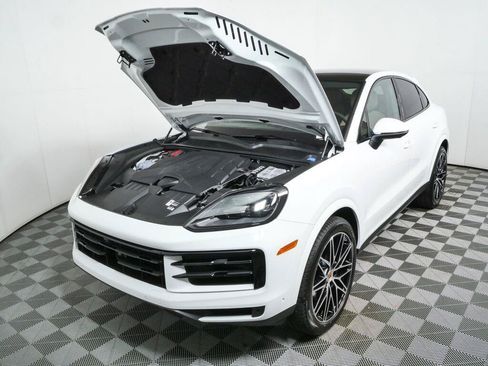New 2026 Porsche Cayenne Coupe AWD/4WD image 35
