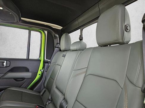 New 2025 Jeep Gladiator Mojave image 16